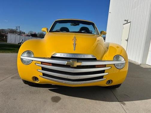 2004 Chevrolet SSR LS Reg Cab 116.0 WB