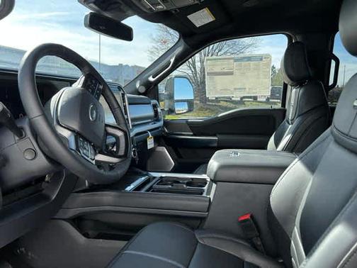 2025 Ford F-350 Platinum