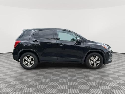 Mosaic Black Metallic 2020 Chevrolet Trax LS