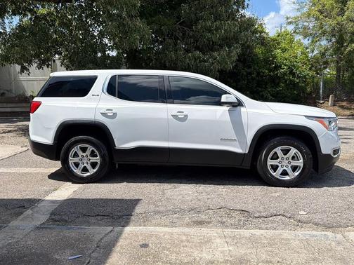 Summit White 2019 GMC Acadia SLE-1