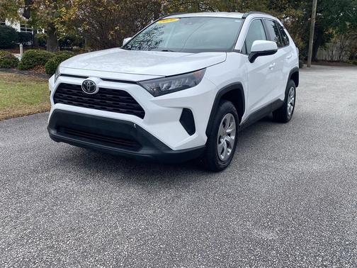 2020 Toyota RAV4 LE