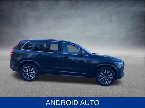 2022 Volvo XC90 T5 Momentum