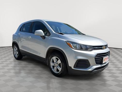 Silver Ice Metallic 2020 Chevrolet Trax LS