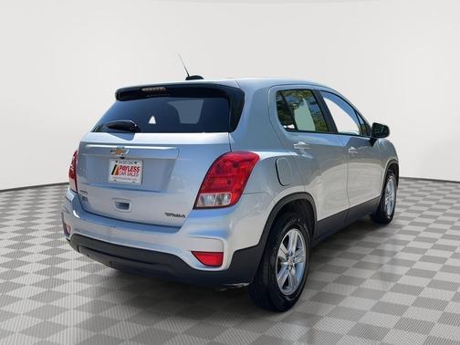 Silver Ice Metallic 2020 Chevrolet Trax LS