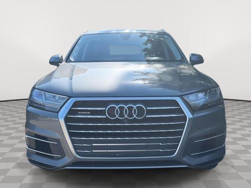 Graphite Gray Metallic 2018 Audi Q7 3.0T Premium Plus