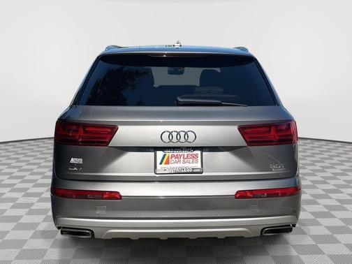 Graphite Gray Metallic 2018 Audi Q7 3.0T Premium Plus