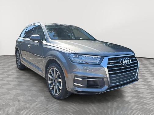 Graphite Gray Metallic 2018 Audi Q7 3.0T Premium Plus