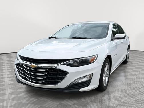 Summit White 2022 Chevrolet Malibu FWD LT