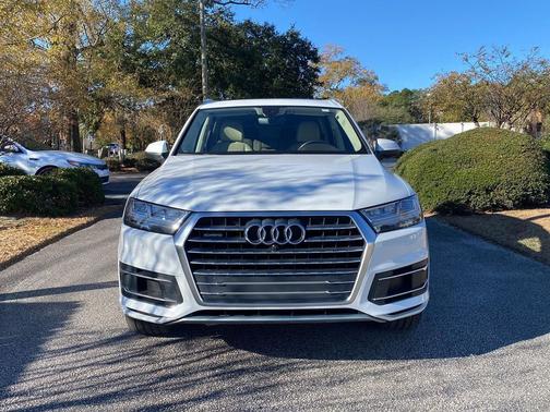 2019 Audi Q7 45 Premium Plus