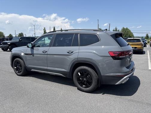 2025 Volkswagen Atlas 2.0T Peak Edition
