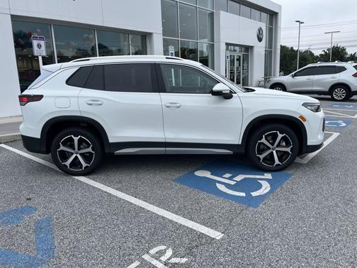 2025 Volkswagen Tiguan SE