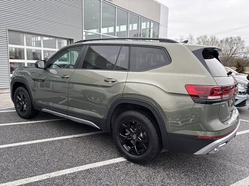 2025 Volkswagen Atlas 2.0T Peak Edition
