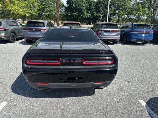 2016 Dodge Challenger R/T Scat Pack