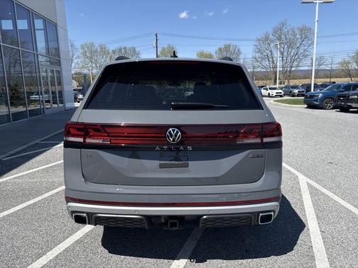 2025 Volkswagen Atlas 2.0T Peak Edition