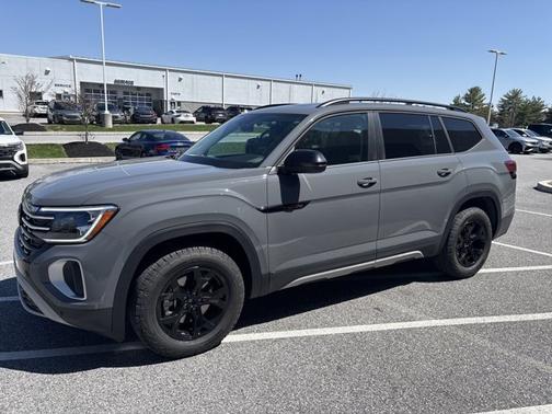 2025 Volkswagen Atlas 2.0T Peak Edition