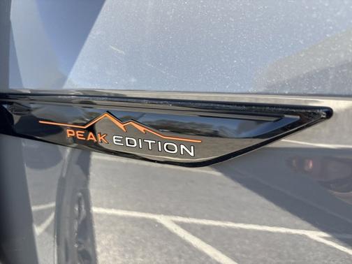 2025 Volkswagen Atlas 2.0T Peak Edition