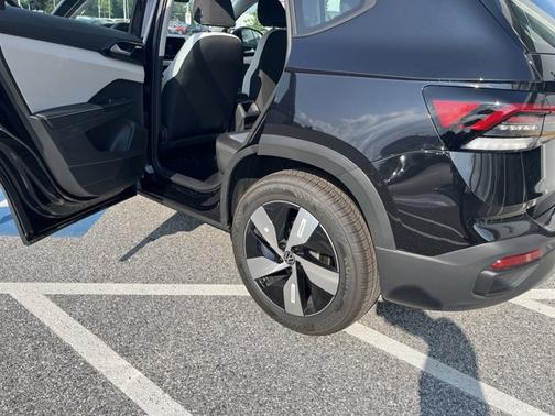 2025 Volkswagen Taos S