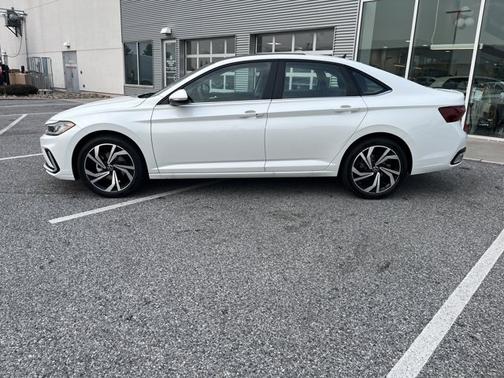 2025 Volkswagen Jetta SEL