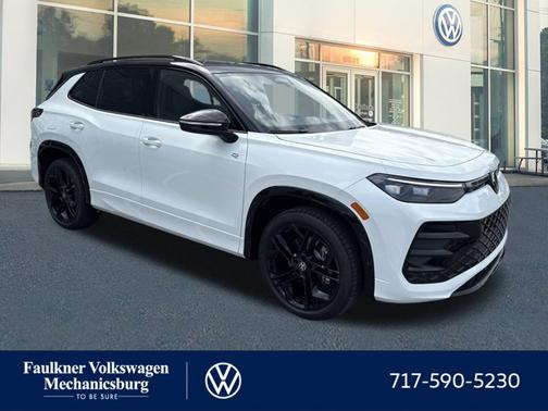 2025 Volkswagen Tiguan SE R-Line Black