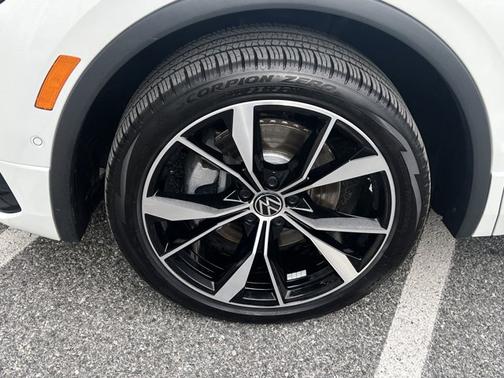 2024 Volkswagen Tiguan SEL R-Line