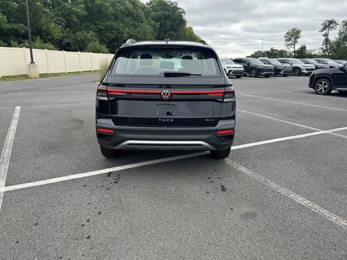 2025 Volkswagen Taos S