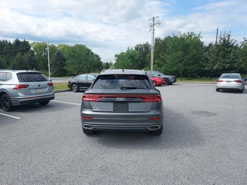 2019 Audi Q8 Premium