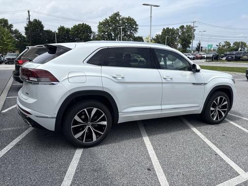 2025 Volkswagen Atlas Cross Sport 2.0T SEL Premium R-Line