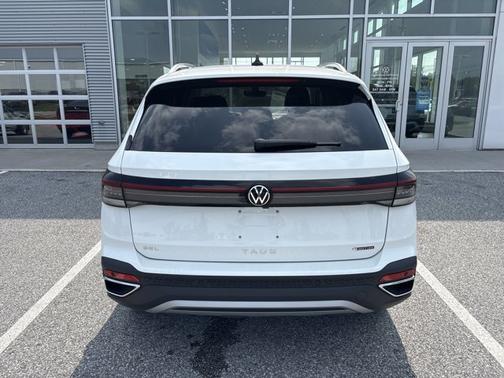 2025 Volkswagen Taos SEL