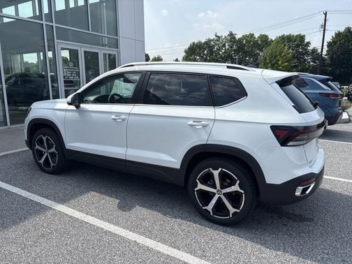 2025 Volkswagen Taos SEL