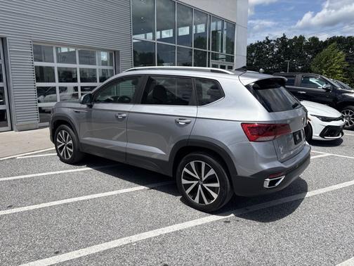 2022 Volkswagen Taos SE