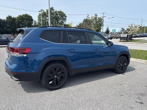 2025 Volkswagen Atlas 2.0T SE w/Technology