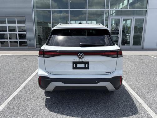 2025 Volkswagen Tiguan SE
