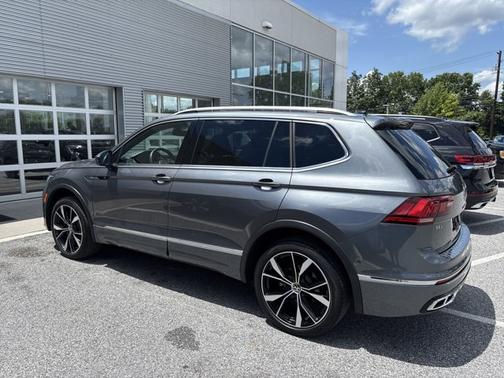 2022 Volkswagen Tiguan SEL R-Line