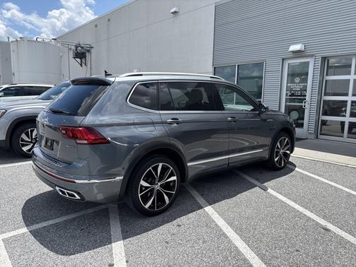 2022 Volkswagen Tiguan SEL R-Line