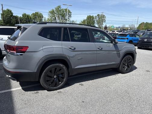 2025 Volkswagen Atlas 2.0T SE w/Technology