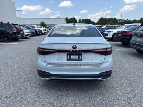 2025 Volkswagen Jetta SE