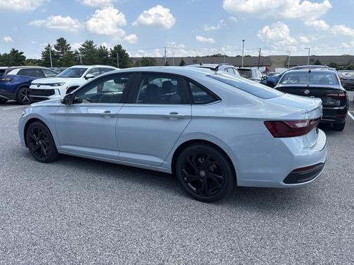 2025 Volkswagen Jetta SE