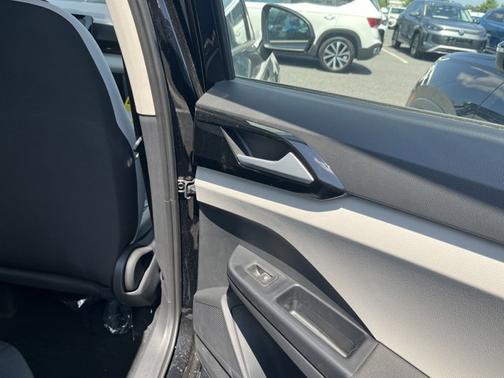 2025 Volkswagen Taos S