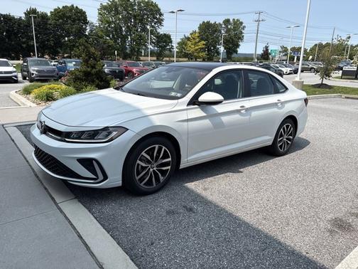2025 Volkswagen Jetta SE
