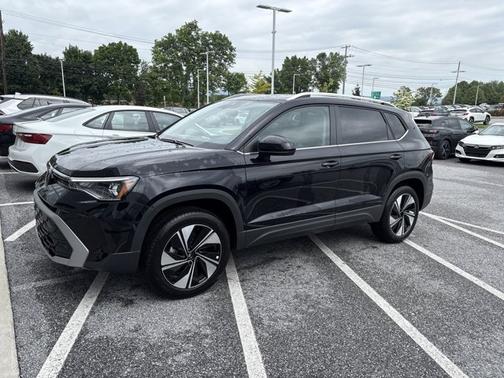 2025 Volkswagen Taos SE