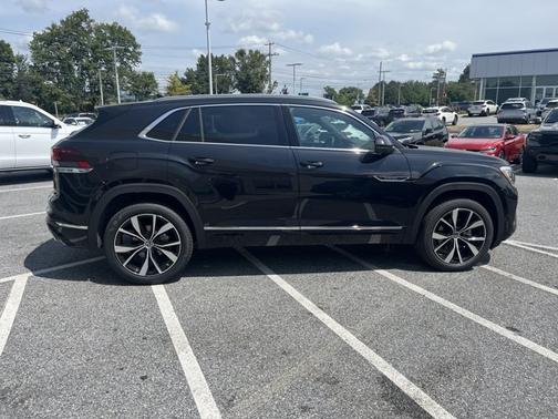 2025 Volkswagen Atlas Cross Sport 2.0T SEL Premium R-Line