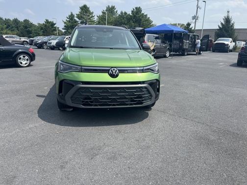 2025 Volkswagen Taos SE Black