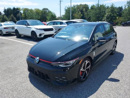 2025 Volkswagen Golf GTI SE