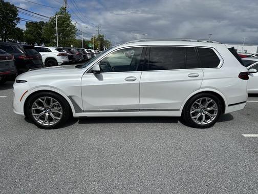 2023 BMW X7 xDrive40i