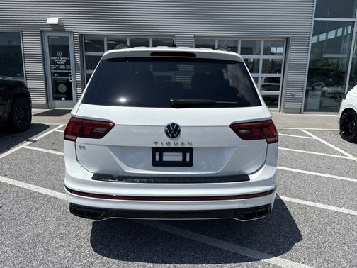 2023 Volkswagen Tiguan SE R-Line Black