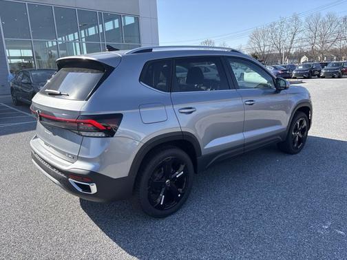 2025 Volkswagen Taos SEL