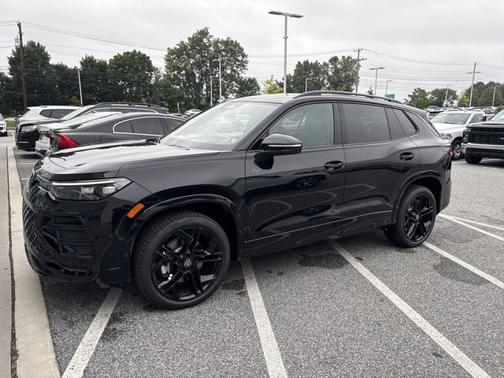 2025 Volkswagen Tiguan SE R-Line Black