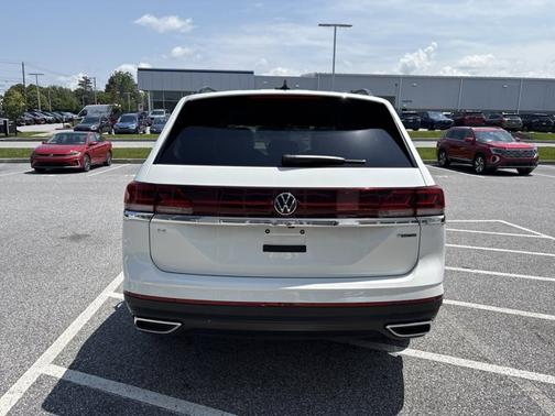2025 Volkswagen Atlas 2.0T SE