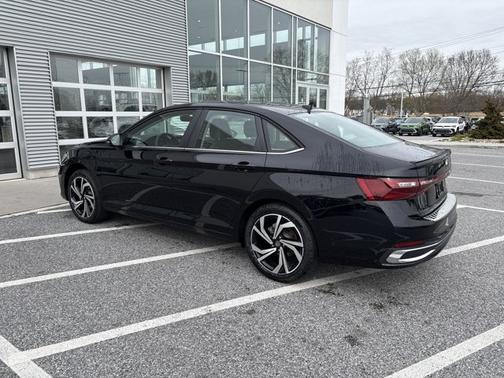 2025 Volkswagen Jetta SEL