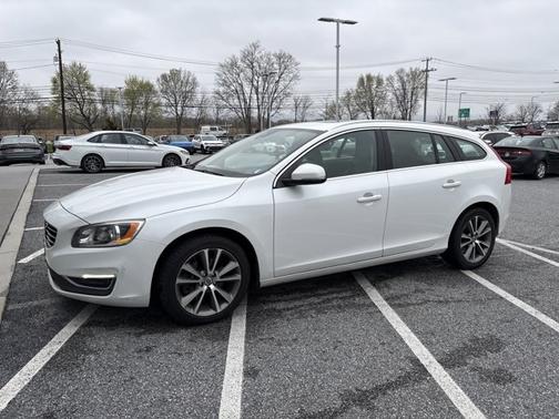 2015 Volvo V60 T5 Drive-E Premier Plus